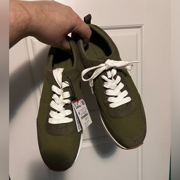 ZARA GREEN SNEAKERS - Picture 1 of 11